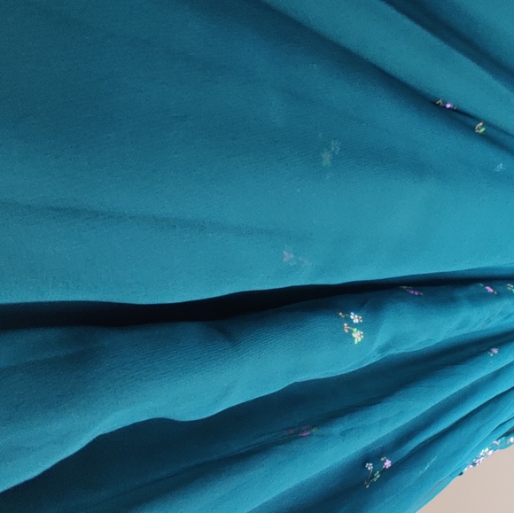 Hand painted flowers elegant evening gown - Picture 4 of 11